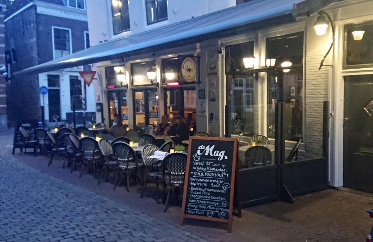 Cafe Restaurant Hotel De Mug Middelburg Bagian luar foto