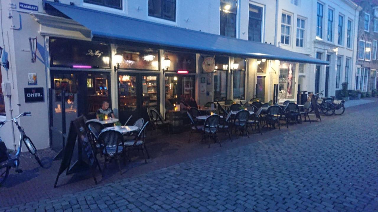 Cafe Restaurant Hotel De Mug Middelburg Bagian luar foto